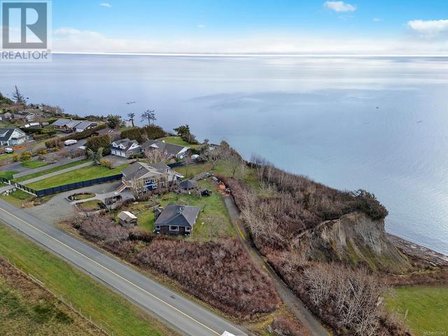 1027 Kye Bay Rd, House detached with 5 bedrooms, 5 bathrooms and 4 parking in Comox BC | Image 13