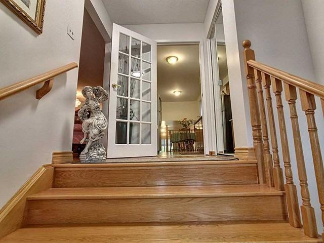 2511 Trident Ave, House semidetached with 3 bedrooms, 3 bathrooms and 5 parking in Mississauga ON | Image 12