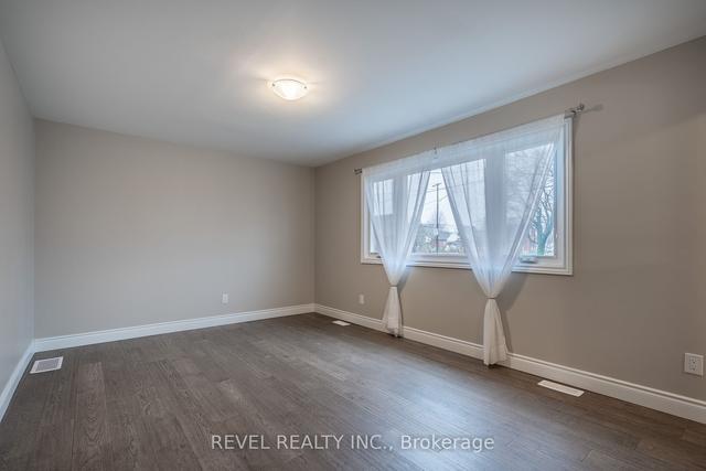 4 East 44th St, House detached with 3 bedrooms, 2 bathrooms and 5 parking in Hamilton ON | Image 35