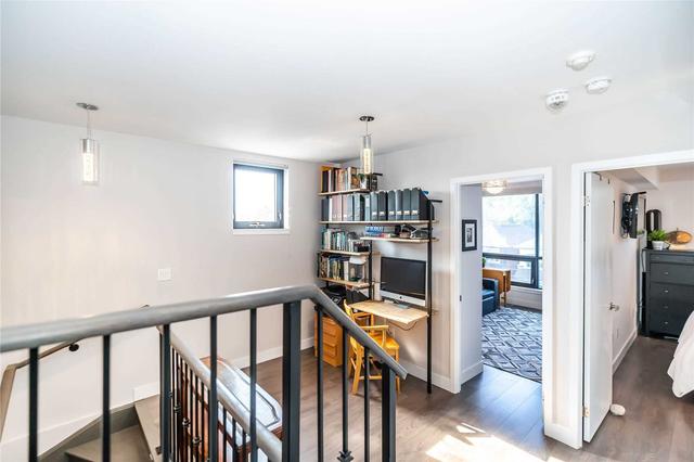 211 - 441 Jane St, Townhouse with 2 bedrooms, 2 bathrooms and 2 parking in Toronto ON | Image 3