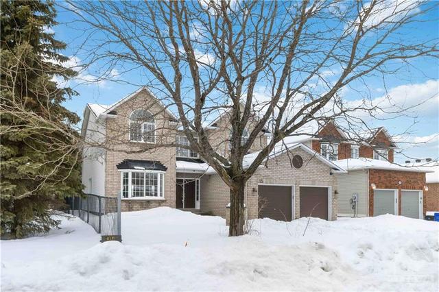 15 Upwood Street, House detached with 4 bedrooms, 4 bathrooms and 6 parking in Ottawa ON | Image 2