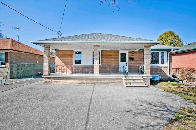 441 Centre St E, House detached with 3 bedrooms, 2 bathrooms and 5 parking in Richmond Hill ON | Image 1
