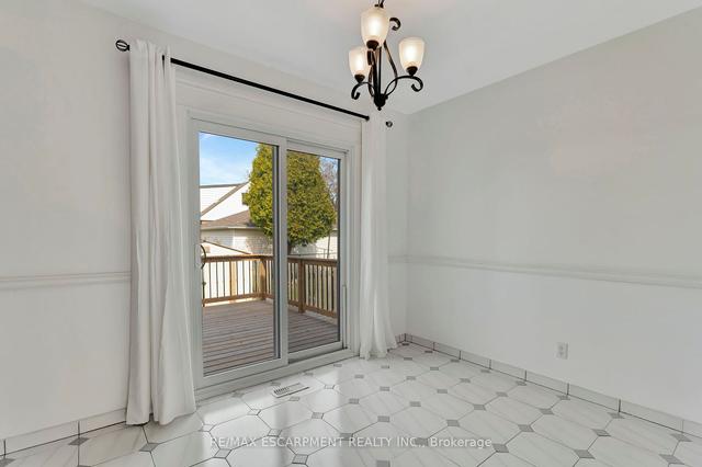 92 East 43rd St, House detached with 3 bedrooms, 2 bathrooms and 3 parking in Hamilton ON | Image 5