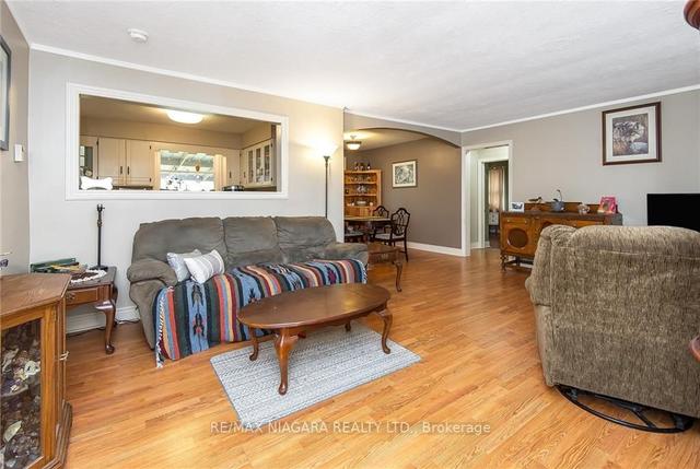 4270 Chippawa Pkwy, House detached with 3 bedrooms, 3 bathrooms and 8 parking in Niagara Falls ON | Image 11