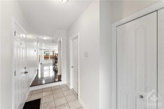 79 Selhurst Avenue, Home with 3 bedrooms, 4 bathrooms and 2 parking in Ottawa ON | Image 3