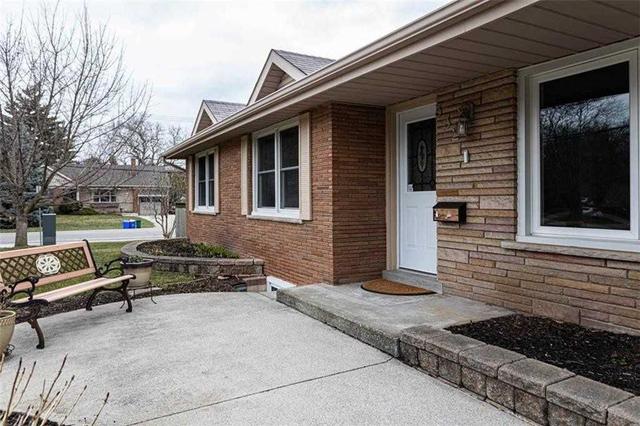 332 Townsend Ave, House detached with 3 bedrooms, 2 bathrooms and 3 parking in Burlington ON | Image 37