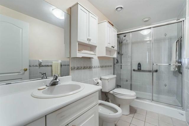 116 - 2506 Rutherford Rd, Condo with 2 bedrooms, 2 bathrooms and 1 parking in Vaughan ON | Image 6