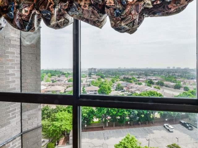 1001 - 4235 Sherwoodtowne Blvd, Condo with 3 bedrooms, 3 bathrooms and 1 parking in Mississauga ON | Image 9