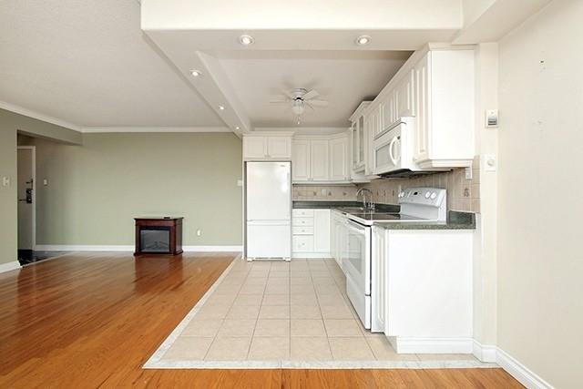 411 - 40 Sunrise Ave, Condo with 2 bedrooms, 1 bathrooms and 1 parking in Toronto ON | Image 9