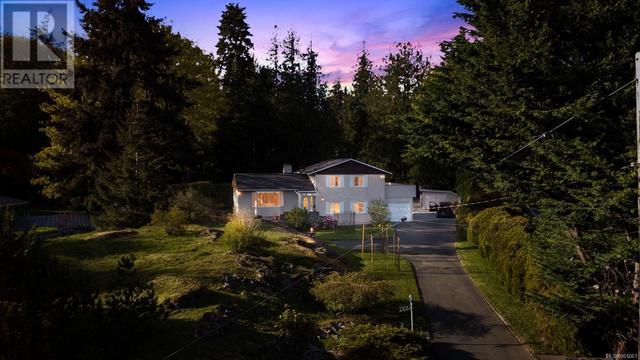 1900 Barrett Dr, House detached with 4 bedrooms, 2 bathrooms and 5 parking in North Saanich BC | Image 44