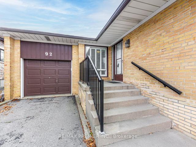 92 Searle Ave, House detached with 3 bedrooms, 2 bathrooms and 4 parking in Toronto ON | Image 28