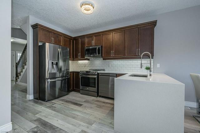 1260 Old Zeller Drive, House detached with 3 bedrooms, 2 bathrooms and 3 parking in Kitchener ON | Image 10