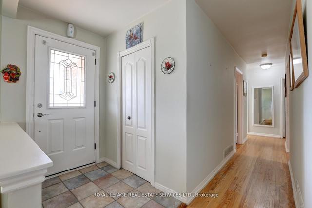 1 Midden Cres, House detached with 3 bedrooms, 2 bathrooms and 3 parking in Toronto ON | Image 15