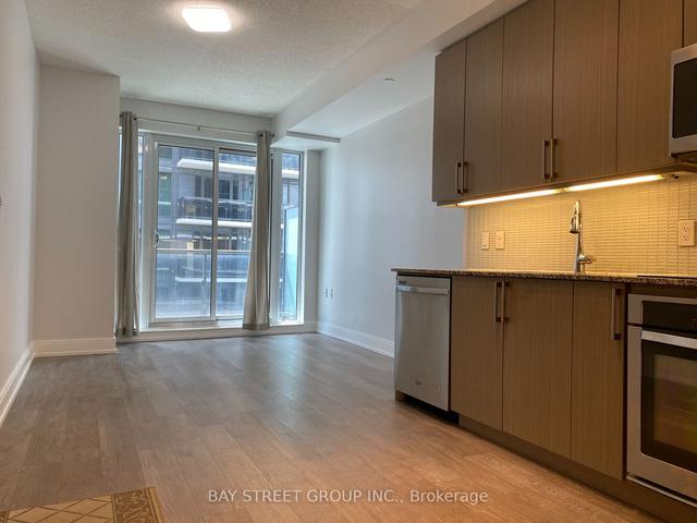 1103a - 9608 Yonge St, Condo with 1 bedrooms, 1 bathrooms and 1 parking in Richmond Hill ON | Image 4