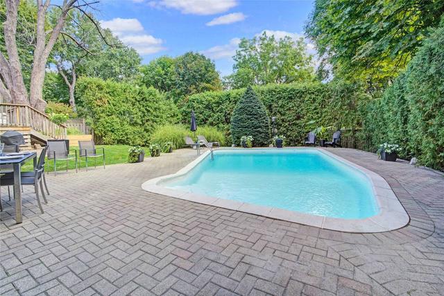 11 Manorpark Crt, House detached with 4 bedrooms, 4 bathrooms and 6 parking in Toronto ON | Image 33