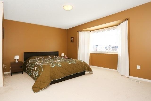 836 Fetchison Dr, House detached with 4 bedrooms, 4 bathrooms and 2 parking in Oshawa ON | Image 10