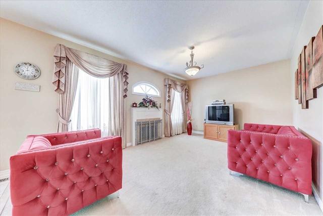 4 Grapevine Circ, House detached with 4 bedrooms, 4 bathrooms and 6 parking in Toronto ON | Image 24