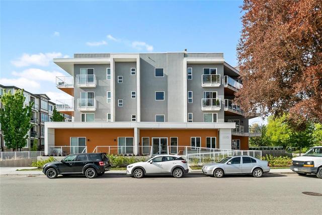 208 - 880 Saucier Avenue, Condo with 2 bedrooms, 2 bathrooms and 1 parking in Kelowna BC | Card Image