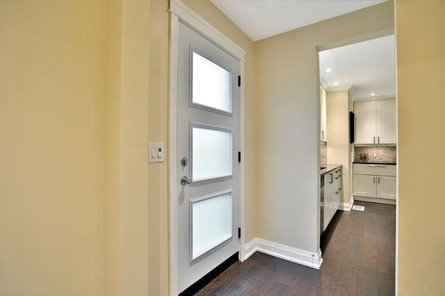 104 West 35th St, House detached with 2 bedrooms, 3 bathrooms and 4 parking in Hamilton ON | Image 2