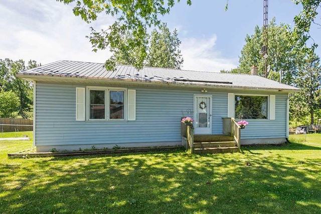41 County Road 1 Rd, House detached with 2 bedrooms, 1 bathrooms and 6 parking in Prince Edward County ON | Image 3