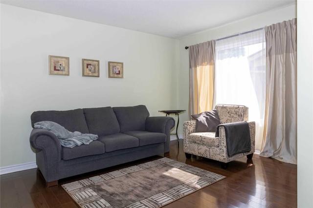 40 Harman Dr, House detached with 3 bedrooms, 3 bathrooms and 4 parking in Ajax ON | Image 3