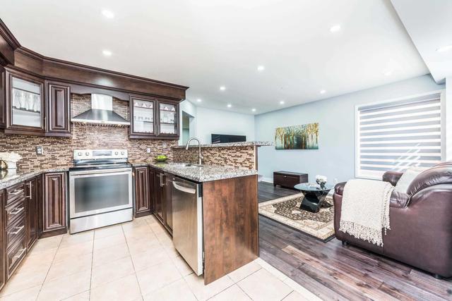 199 Purcell Cres, House semidetached with 3 bedrooms, 4 bathrooms and 5 parking in Vaughan ON | Image 6