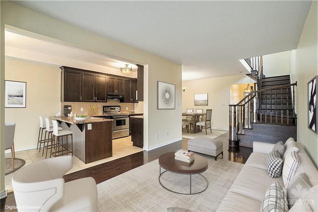 871 Kennacraig Private, Townhouse with 3 bedrooms, 3 bathrooms and 2 parking in Ottawa ON | Image 2