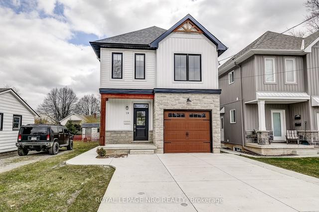 19 Sharpe Ave, House detached with 3 bedrooms, 3 bathrooms and 5 parking in Welland ON | Image 1