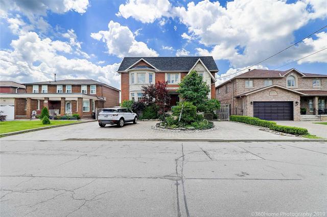 31 Glenbrook Ave, House detached with 5 bedrooms, 4 bathrooms and 6 parking in Toronto ON | Image 2