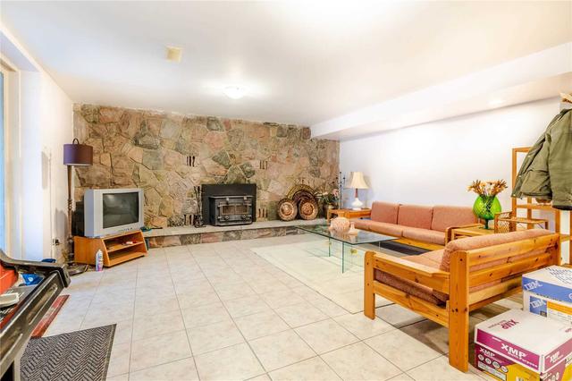 1361 Mosley St, House detached with 3 bedrooms, 2 bathrooms and 4 parking in Wasaga Beach ON | Image 13
