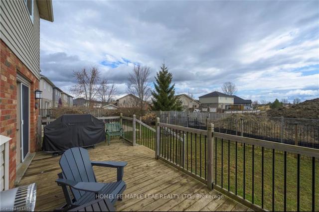 2515 Meadowgate Blvd, House detached with 4 bedrooms, 3 bathrooms and 4 parking in London ON | Image 8