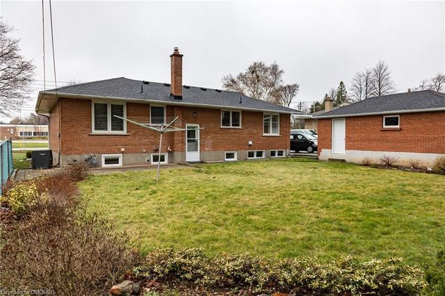 1198 Bridge Rd, House detached with 3 bedrooms, 2 bathrooms and 5 parking in Oakville ON | Image 26