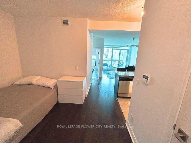 506 - 1 Scott St, Condo with 1 bedrooms, 1 bathrooms and 1 parking in Toronto ON | Image 5
