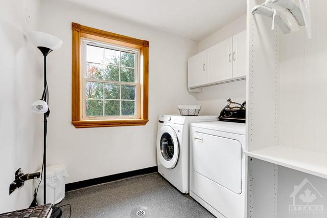 Second floor laundry room | Image 24