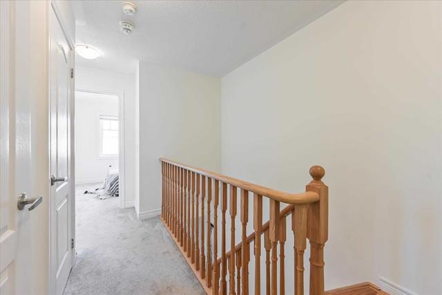 40 Nearco Cres, House attached with 2 bedrooms, 2 bathrooms and 3 parking in Oshawa ON | Image 6