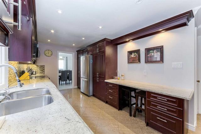10 Scarbell Dr, House detached with 4 bedrooms, 4 bathrooms and 6 parking in Toronto ON | Image 31
