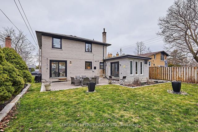 40 Monarchwood Cres, House detached with 3 bedrooms, 4 bathrooms and 5 parking in Toronto ON | Image 22
