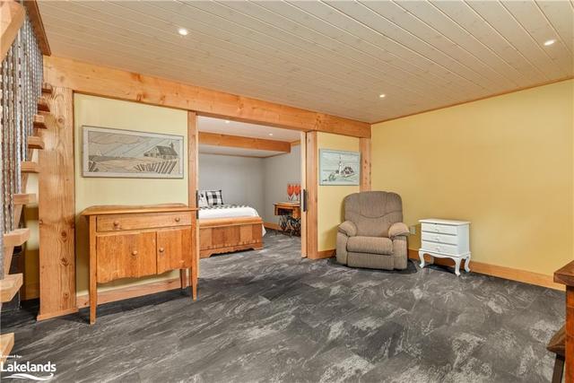 175 Rowanwood Lane, House detached with 2 bedrooms, 1 bathrooms and 4 parking in Huntsville ON | Image 9