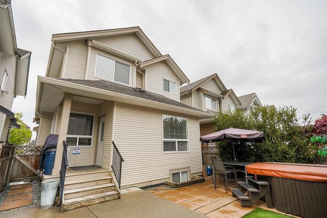 19133 68 Avenue, House detached with 4 bedrooms, 4 bathrooms and 2 parking in Surrey BC | Image 39
