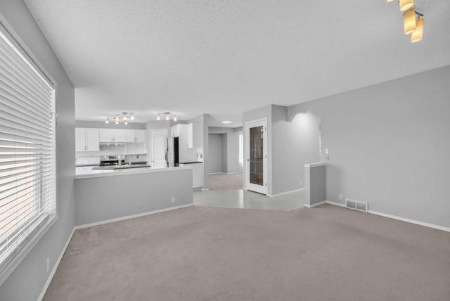 312 Mt Selkirk Close Se, House detached with 4 bedrooms, 2 bathrooms and 4 parking in Calgary AB | Image 7