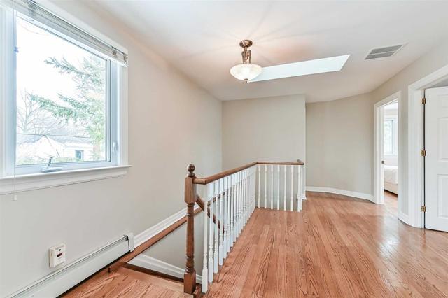 31 Glencrest Blvd, House detached with 3 bedrooms, 4 bathrooms and 2 parking in Toronto ON | Image 5