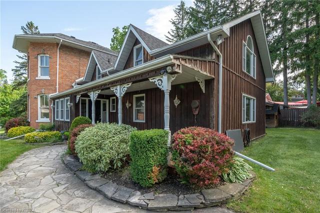 16 Colborne Street W, House detached with 5 bedrooms, 4 bathrooms and null parking in Kawartha Lakes ON | Image 35