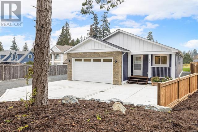653 Yambury Rd, House detached with 3 bedrooms, 2 bathrooms and 4 parking in Qualicum Beach BC | Card Image