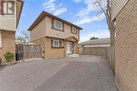 1114 Heathfield, House detached with 3 bedrooms, 1 bathrooms and null parking in Windsor ON | Card Image