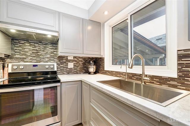 1893 Lauder Drive, House detached with 3 bedrooms, 2 bathrooms and 4 parking in Ottawa ON | Image 15