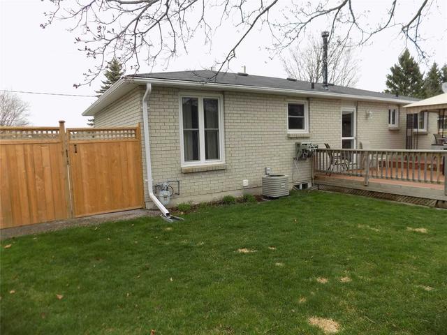 31 Edwin St, House detached with 2 bedrooms, 2 bathrooms and 6 parking in Kawartha Lakes ON | Image 18