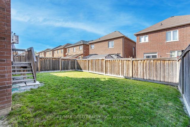 135 George Robinson Dr, House detached with 3 bedrooms, 4 bathrooms and 6 parking in Brampton ON | Image 28