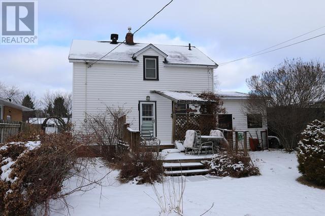 20 Tuckett St, House detached with 3 bedrooms, 1 bathrooms and null parking in Sault Ste. Marie ON | Image 6