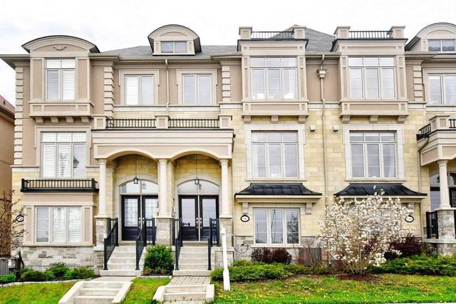 98 Grand Trunk Ave, House attached with 3 bedrooms, 4 bathrooms and 2 parking in Vaughan ON | Image 2