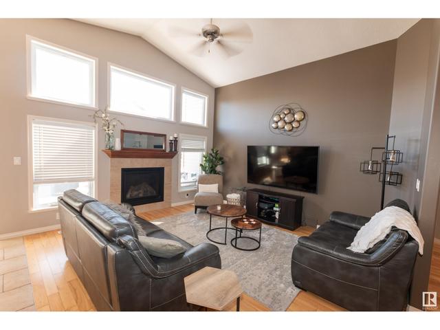 8209 96 St, House detached with 4 bedrooms, 3 bathrooms and 3 parking in Morinville AB | Image 5